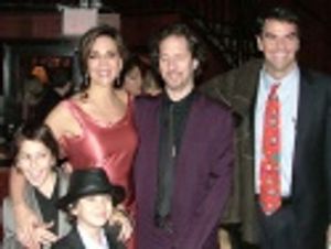 Polly Draper (with her husband, 2 kids and brother) Photo