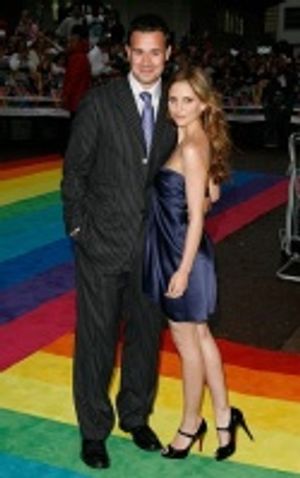 Freddie Prinze Jr. and Sarah Michelle Gellar Photo