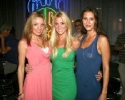 Joy Kabanuck, Kelly Levesque and Sara Gettelfinger Photo