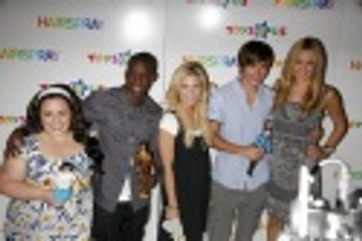 Nikki Blonsky, Elijah Kelley, Brittany Snow, Zac Efron and Amanda Bynes Photo