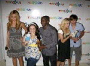 Amanda Bynes, Nikki Blonsky, Elijah Kelley, Brittany Snow and Zac Efron Photo