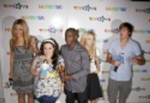 Amanda Bynes, Nikki Blonsky, Elijah Kelley, Brittany Snow and Zac Efron Photo