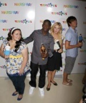 Nikki Blonsky, Elijah Kelley, Brittany Snow and Zac Efron Photo