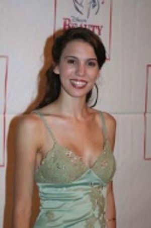 Christy Carlson Romano Photo