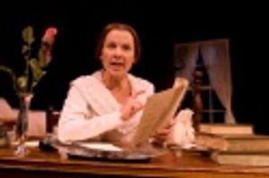 Lindsay Crouse as Emily Dickinson Photo