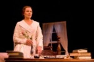 Lindsay Crouse as Emily Dickinson Photo