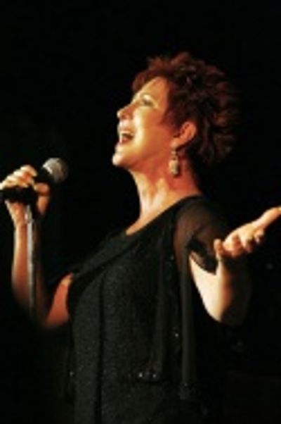 Ruth Williamson Photo