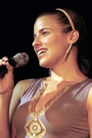 Jenn Gambatese Photo