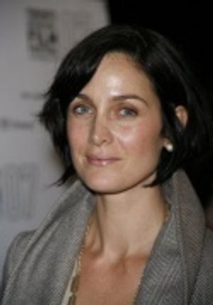 Carrie-Anne Moss Photo