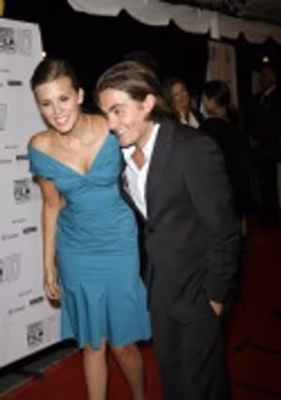 Maggie Grace and Kevin Zegers Photo