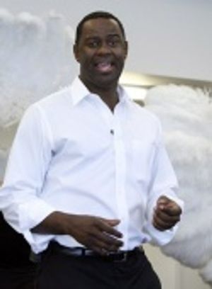 Brian McKnight Photo