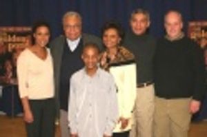 The Cast (l to r): Linda Powell (Chelsea Thayer Wayne), James Earl Jones (Norman Thay Photo