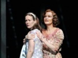 Sarah Paulson and Jessica Lange  Photo