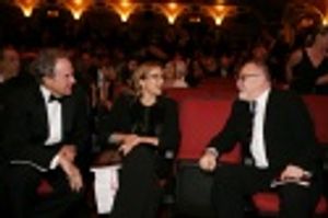 Warren Beatty, Annette Bening and Gil Cates Photo