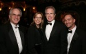 Director of Grand Performances Michael Alexander, Annette Bening, Warren Beatty and L Photo