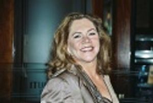 Kathleen Turner (Martha) Arrives! Photo