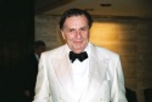 Barry Humphries

 Photo