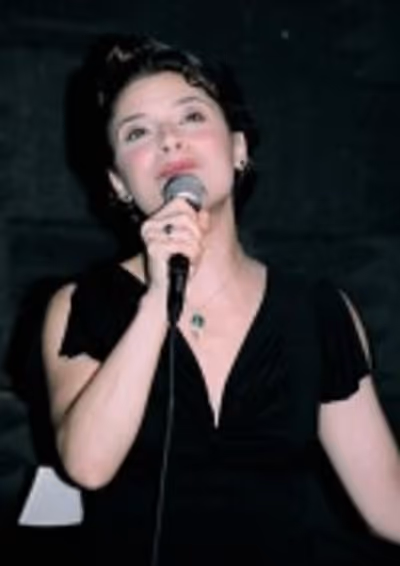Jenn Gambatese Photo