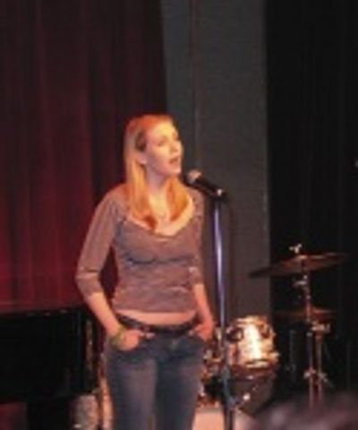Emma Williams Photo