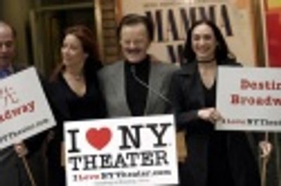 Goulet is joined by Chicago's "Merry Murderesses", Michelle DeJean and Gabriela Garci Photo