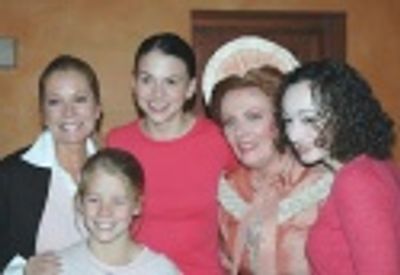 Kathie Lee and Cassidy pose with Sutton, Maureen and Megan McGinnis Photo