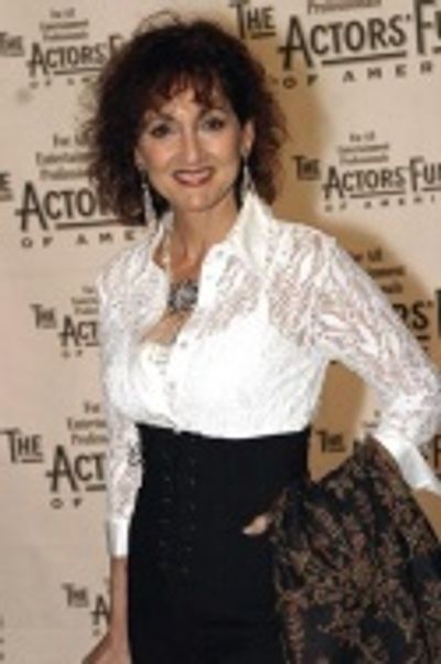 Robin Strasser  Photo