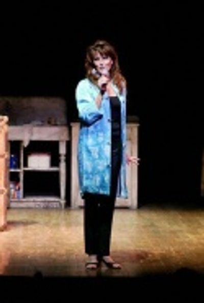 Lucie Arnaz (presenter)

 Photo