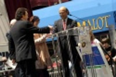 The award was accepted by Joel Klein (Chancellor, Department of Education for the Cit Photo