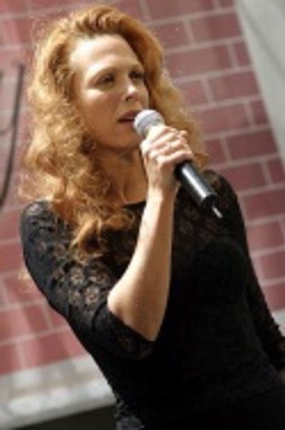Carolee Carmello of "Mamma Mia!" performing
"The Winner Takes It All" Photo