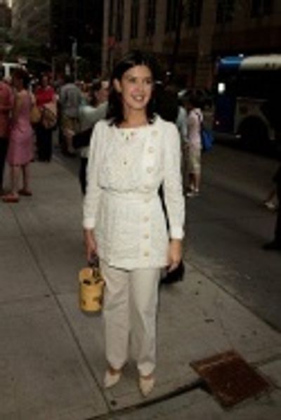 Phoebe Cates  Photo