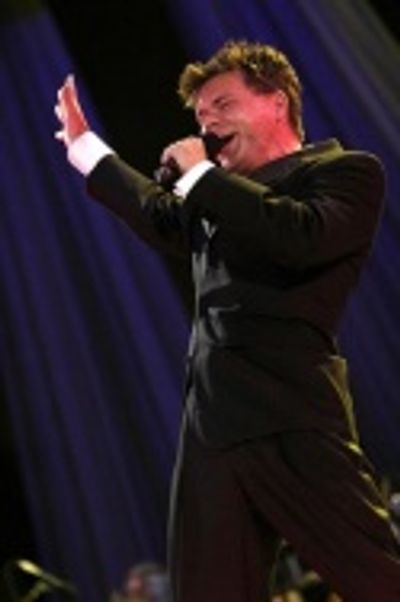 
Hunter Foster Photo
