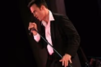 Cheyenne Jackson Photo