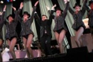 Now Mario's big finish!

  Photo