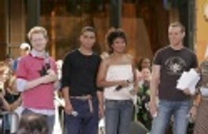 Anthony Rapp, Wilson Jermaine Heredia, Tracie Thoms & Adam Pascal Photo