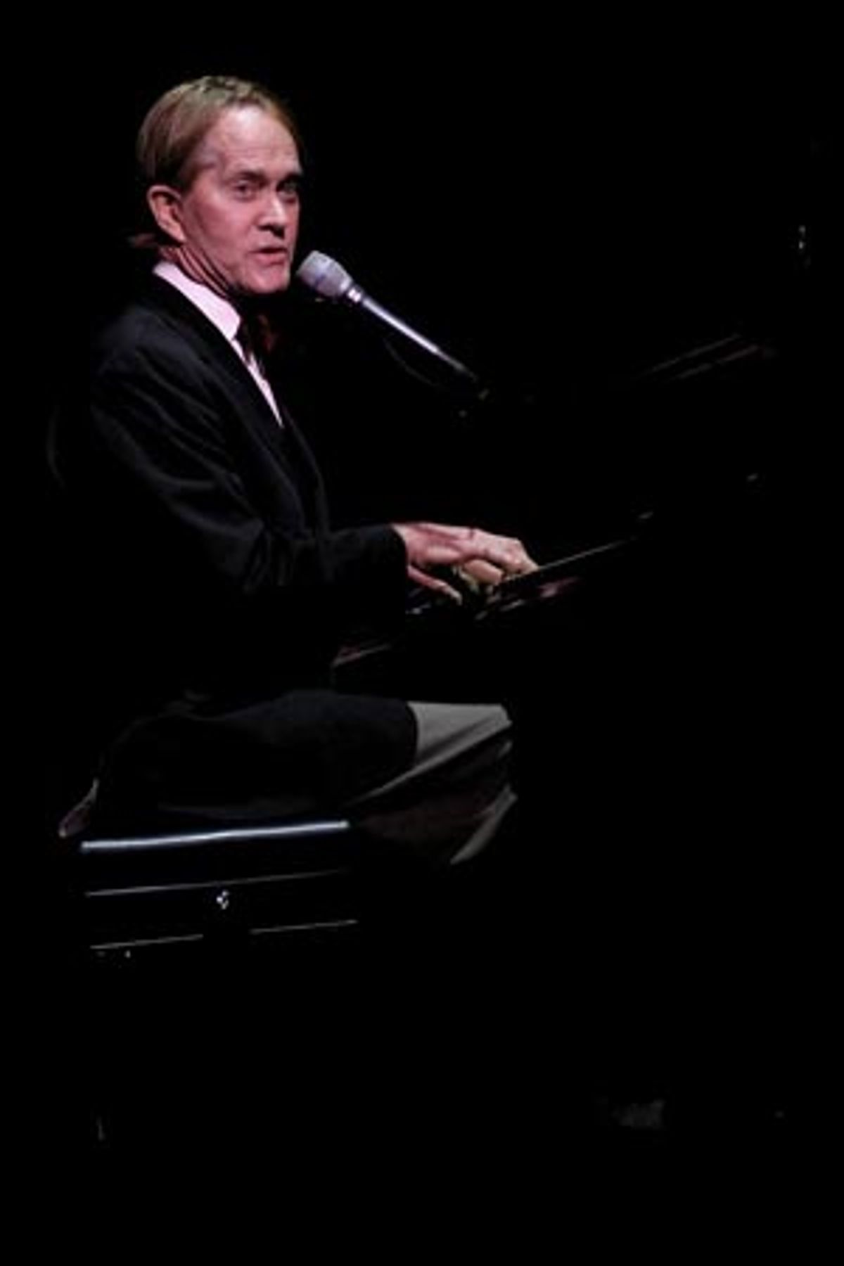 Steve Ross sings 'Can-Can' at 