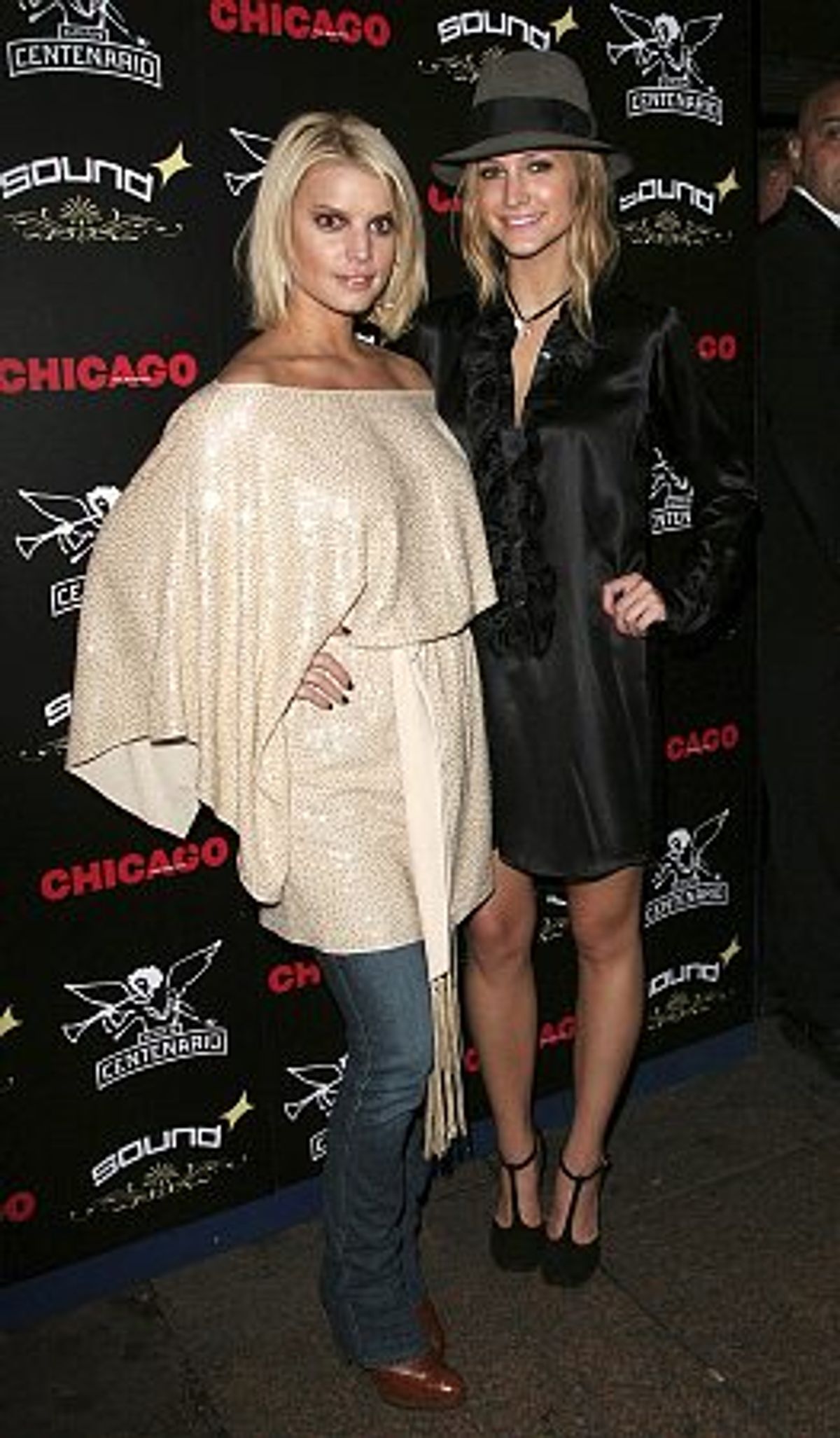 Jessica and Ashlee Simpson at 
