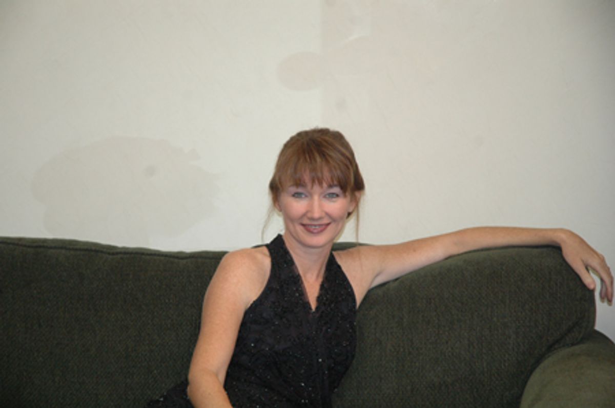 Lari White at 