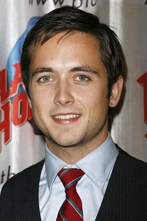 Justin Chatwin Photo