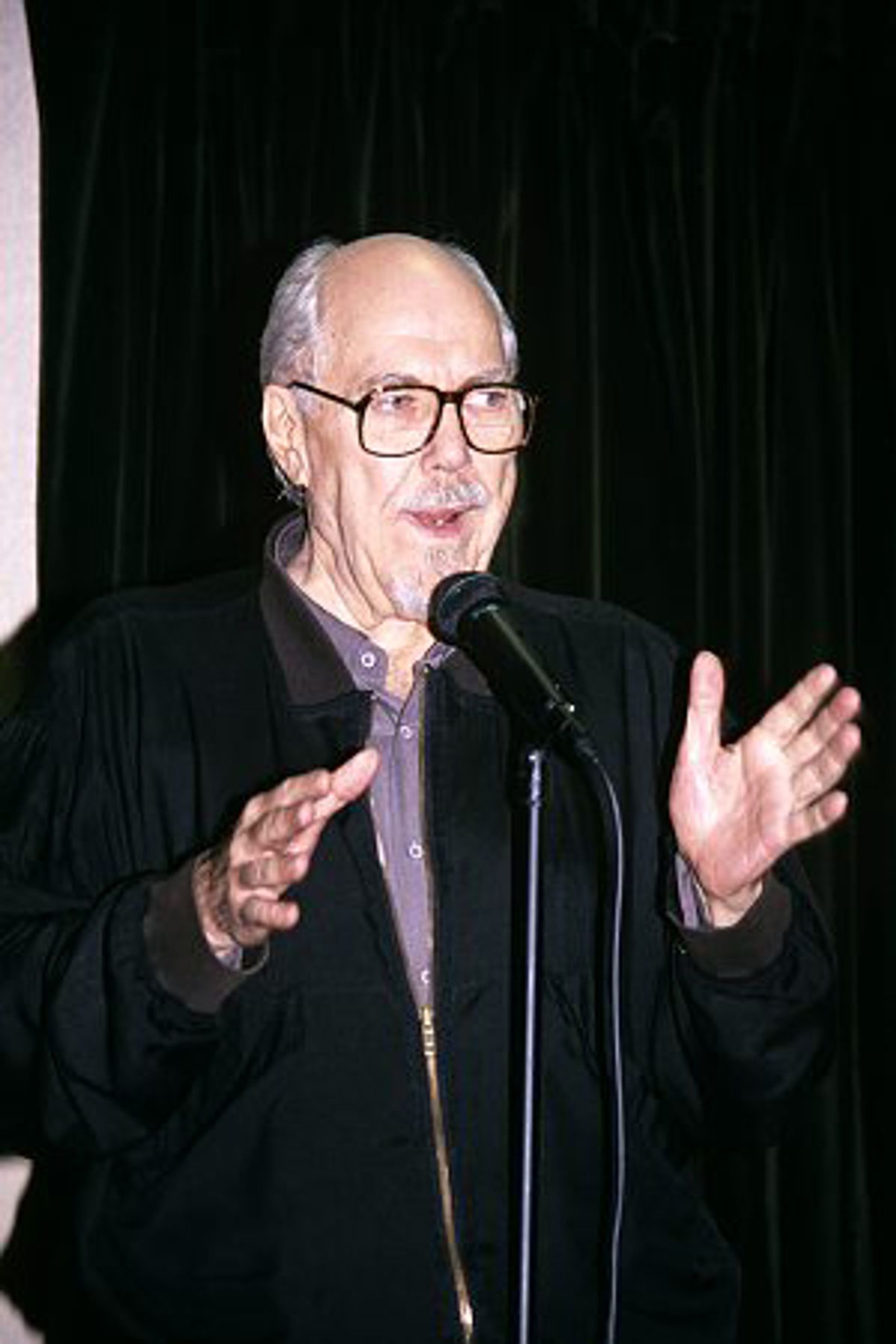 
 Robert Altman at a Barnes and Noble Bookstore signing for the book Short Cuts, in New York City, September 29, 1993 at 