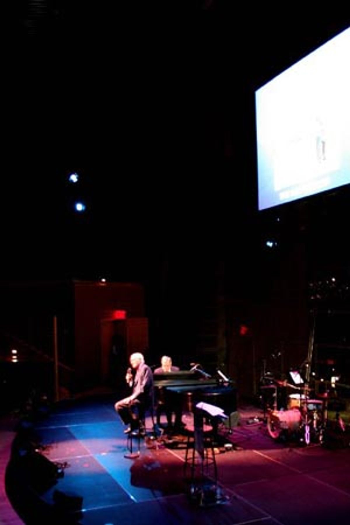 Alan Bergman sings 'The Way We Were' as Marvin Hamlisch accompanies him on the piano at 