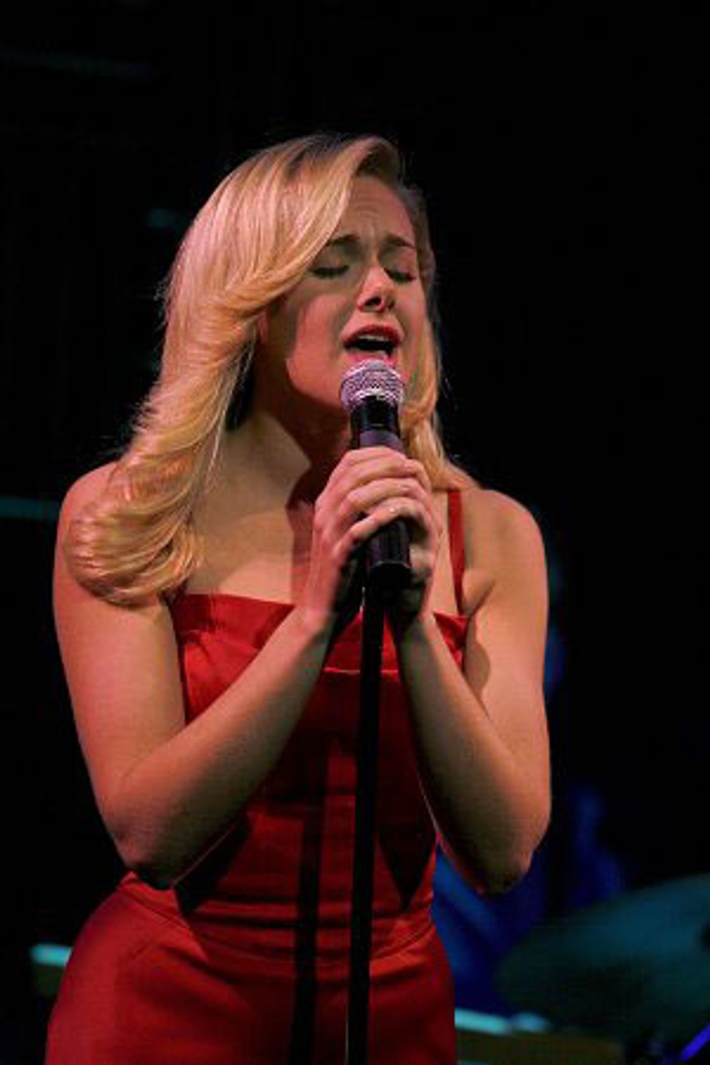 Photo Coverage: 'BroadwayWorld.com on Ice' Holiday Concert  Image