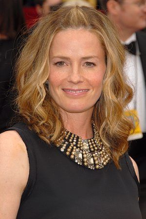 Elisabeth Shue Photo