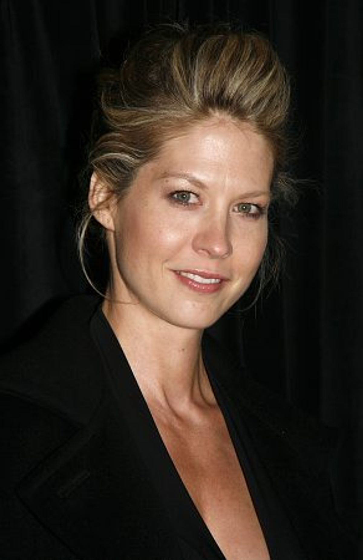 Jenna Elfman at 
