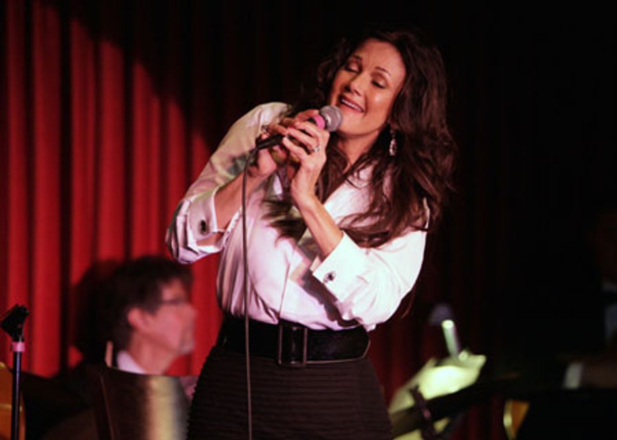 Lynda Carter dedicates 'Always' to her husband at 