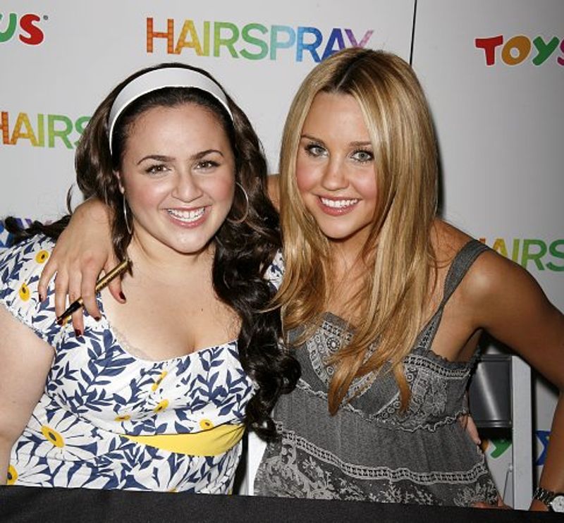 Photo Coverage: Hairspray Dolls at Toys 'R' Us — photo 22 of 44