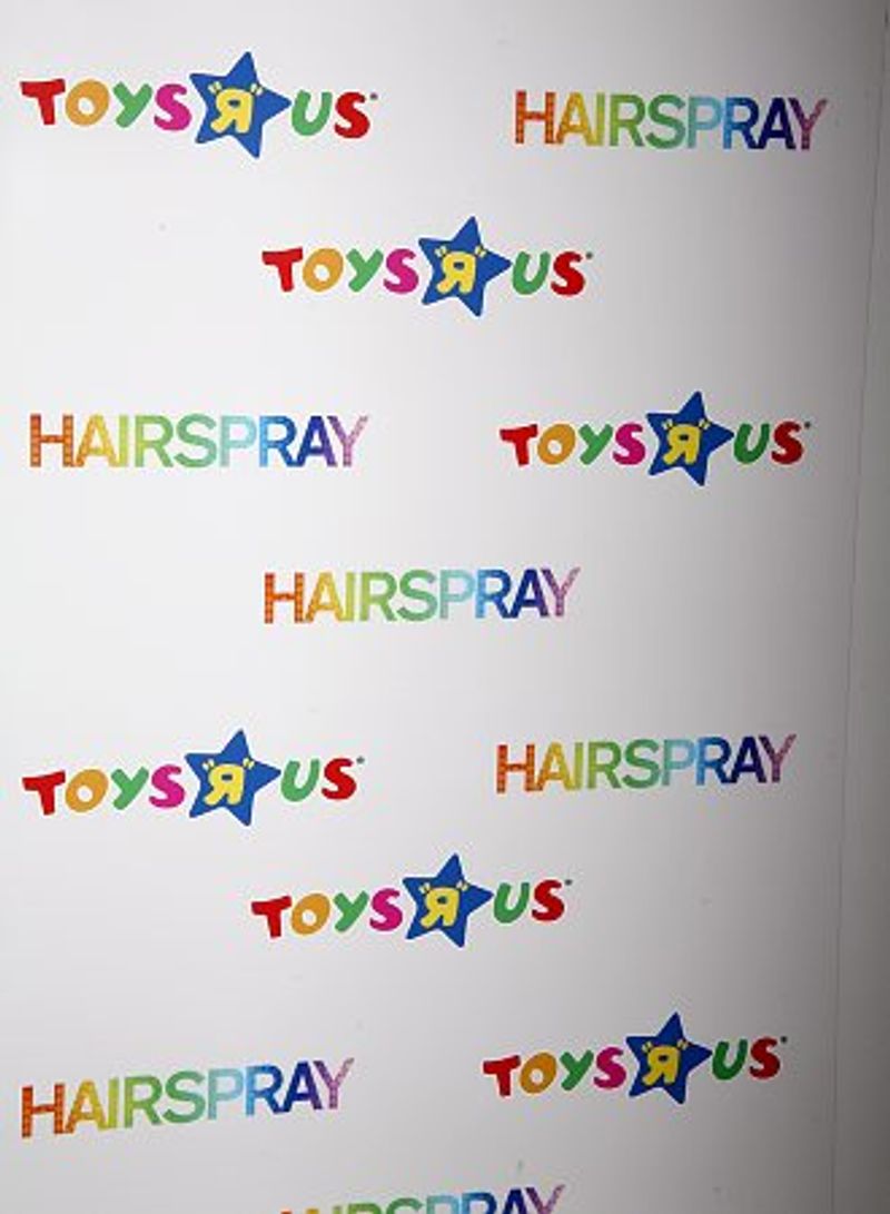 Photo Coverage: Hairspray Dolls at Toys 'R' Us — photo 1 of 44