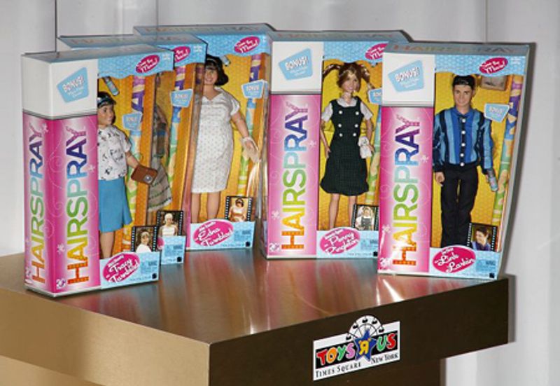 Photo Coverage: Hairspray Dolls at Toys 'R' Us — photo 8 of 44