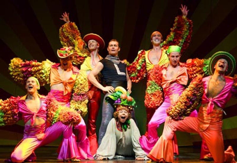 Photos: Davison and Ward in London 'Spamalot' | BroadwayWorld