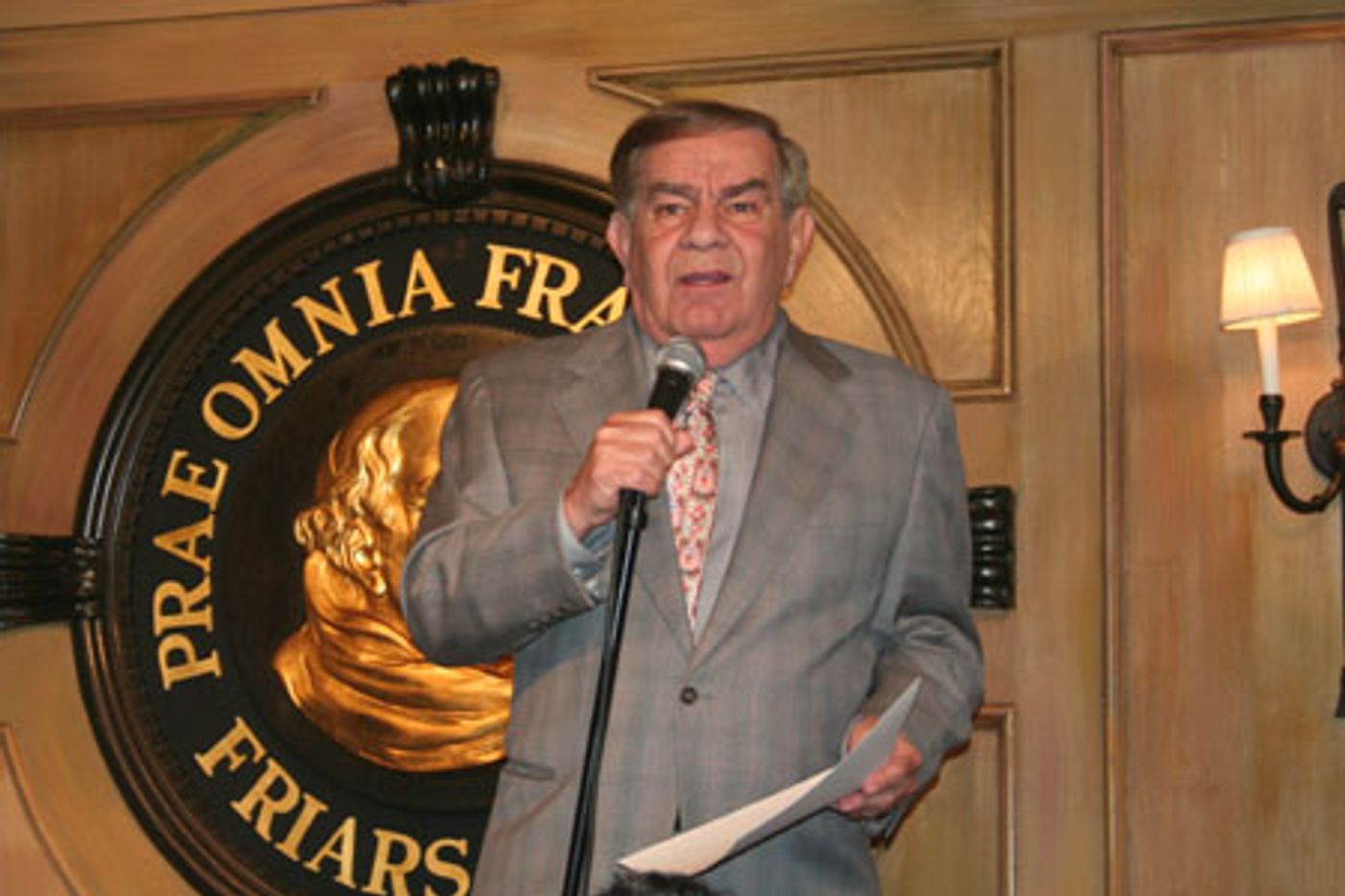 Photo Coverage: Tony Roberts Receives Friars Thespian Award  Image