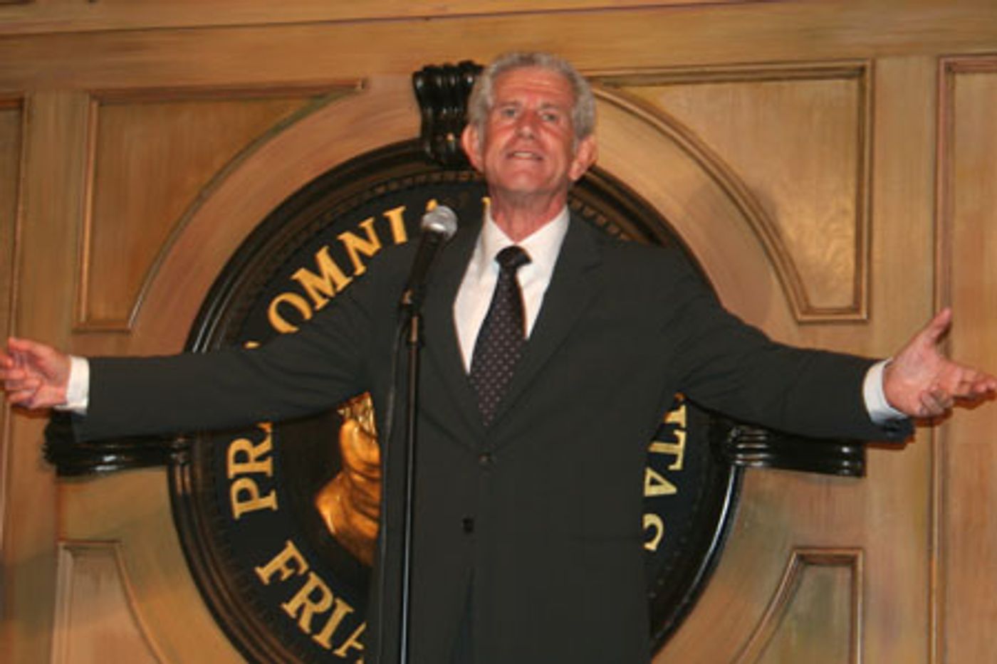 Photo Coverage: Tony Roberts Receives Friars Thespian Award  Image